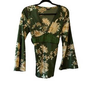 MDS Women’s Satin Kimono Style Top - green with flowers - flare - Size Small 36